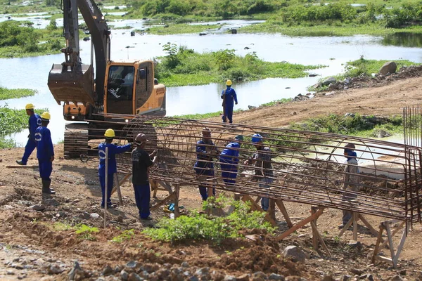 Ilheus Bahia Brazil October 2022 Workers Constructing Hardware Construction Bridge — Photo