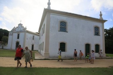 Portoseguro, Bahia, Brezilya - 14 Mart 2023: Bahia 'nın aşırı güneyindeki Porto Seguro şehrinin tarihi merkezindeki eski binanın manzarası.