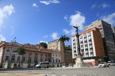 Salvador, Bahia, Brezilya - 23 Mart 2023: Salvador 'daki Comercio mahallesindeki Associacao Comercial da Bahia binasının manzarası.