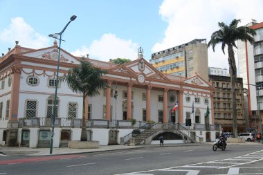 Salvador, Bahia, Brezilya - 23 Mart 2023: Salvador 'daki Comercio mahallesindeki Associacao Comercial da Bahia binasının manzarası.