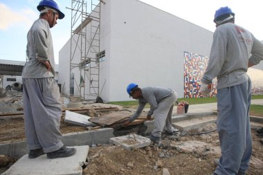 İlheus, Bahia, Brezilya - 7 Ekim 2022: Ilheus şehrinde tam zamanlı bir devlet okulu inşaatı.