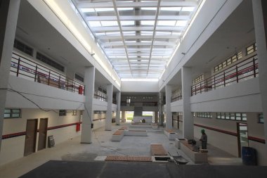 İlheus, Bahia, Brezilya - 7 Ekim 2022: Ilheus şehrinde tam zamanlı bir devlet okulu inşaatı.