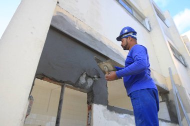 Itabuna, Bahia, Brezilya - 21 Ekim 2022: Itabuna şehrinde inşaat halindeki bir devlet okulu.