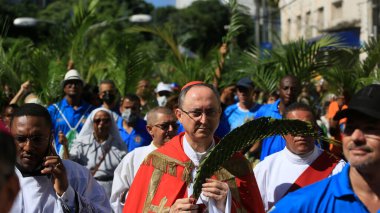 Salvador, Bahia, Brezilya - 2 Nisan 2023: Katolikler Hz. İsa 'nın İsa' nın İsa 'ya giriş tarihi olan Palm Sunday' i kutluyorlar..