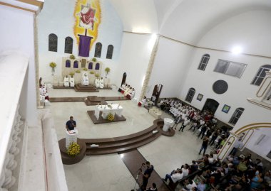 Serrinha, Bahia, Brezilya - 6 Nisan 2023: Serinha şehrinde havai fişek alayı başladı.