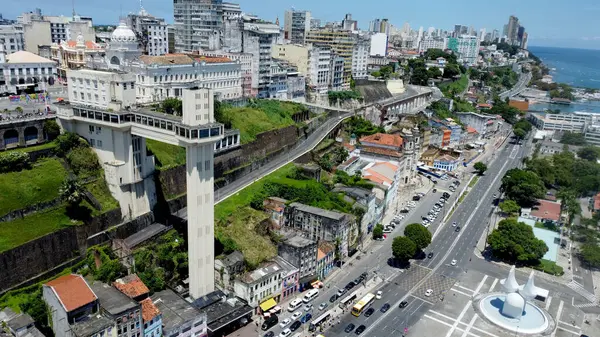 Salvador, Bahia, Brezilya - 2 Nisan 2023: Salvador 'daki lacerda asansöründen..