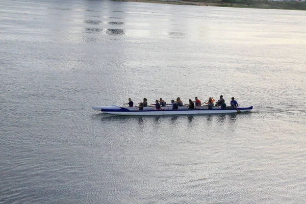 Juazeiro Bahia Brasil Abril 2023 Pessoas Remando Uma Canoa Havaiana — Fotografia de Stock