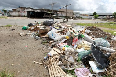 Feira de Santana, Bahia, Brezilya - 23 Nisan 2023: Feira de Santana şehrinde çöpler toplandı..