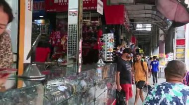Feira de Santana, Bahia, Brezilya - 20 Nisan 2023: Feira de Santana 'daki Feiraguay alışveriş merkezinde ürün ve mal ticareti.