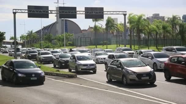 Salvador Bahia Brasilien April 2023 Fahrzeugverkehr Stau Auf Der Avenida — Stockvideo