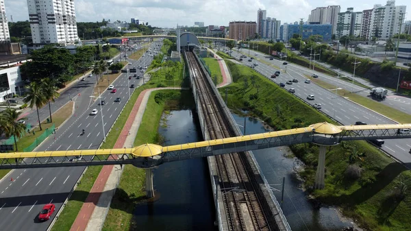 stock image salvador, bahia, brazil - january 31, 2022: movement of vehicles on Avenida Luiz Viana in the city of Salvador