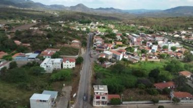 Seabra, Bahia, Brezilya - 30 Nisan 2023: Bahia 'daki Chapada Diamantina bölgesindeki Ibitiara şehrinin hava manzarası.