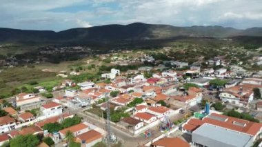 Seabra, Bahia, Brezilya - 30 Nisan 2023: Bahia 'daki Chapada Diamantina bölgesindeki Ibitiara şehrinin hava manzarası.