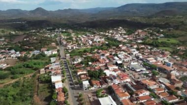 Seabra, Bahia, Brezilya - 30 Nisan 2023: Bahia 'daki Chapada Diamantina bölgesindeki Ibitiara şehrinin hava manzarası.
