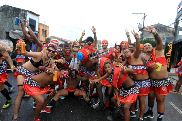 ブラジル バイーア州フェイラ サンタナ 2023年4月23日 フェイラ サンタナ市のミカレータ中にブロック ラベム エラスのメンバーが見られる — ストック写真