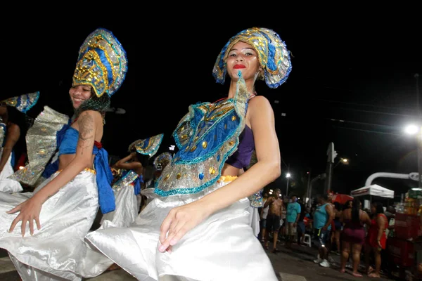 ブラジル バイーア州フェイラ サンタナ 2023年4月23日 フェイラ サンタナ市のミカレータ中のアフロブロックパレード — ストック写真