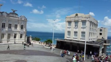 Salvador, Bahia, Brezilya - 1 Şubat 2023: Yolcu gemisi Salvador limanında rıhtımda görüldü..