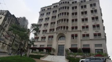 Salvador, Bahia, Brezilya - 8 Mayıs 2023: Salvador 'daki Castro Alves Meydanı' ndaki Hotel Fasano cephesi.