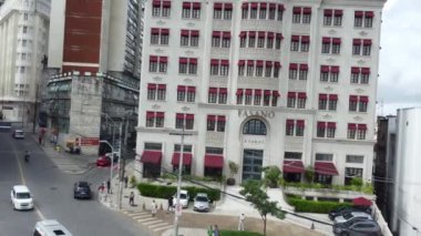 Salvador, Bahia, Brezilya - 8 Mayıs 2023: Salvador 'daki Castro Alves Meydanı' ndaki Hotel Fasano cephesi.