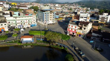 Gandu, Bahia, Brezilya - 19 Mayıs 2023: Gandu şehrindeki yapay göl manzarası