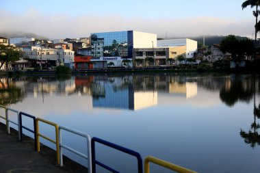 Gandu, Bahia, Brezilya - 19 Mayıs 2023: Gandu şehrindeki yapay göl manzarası