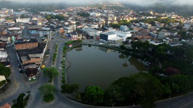 Gandu, Bahia, Brezilya - 19 Mayıs 2023: Gandu şehrindeki yapay göl manzarası