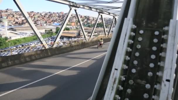 萨尔瓦多 巴伊亚 2023年5月17日 萨尔瓦多市一座铁梁桥的景观 — 图库视频影像