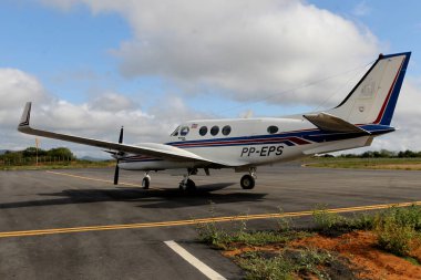 Itaberaba, Bahia, Brezilya - 3 Haziran 2023: Beechcraft C90A King Air Itaberaba şehir havaalanında görüldü.