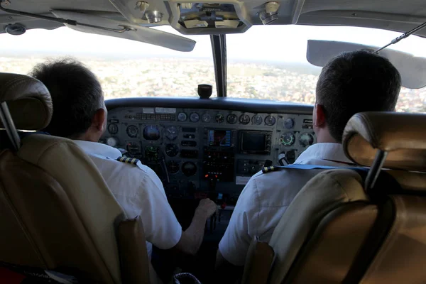 Salvador Bahia Brasil Junio 2023 Pilotos Avión Son Vistos Cabina —  Fotos de Stock