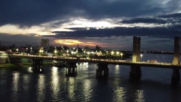2023年4月3日 巴伊亚州 胡拉佐罗市和巴西东北部彼得罗尼亚市之间的圣弗朗西斯科河夜景 — 图库视频影像
