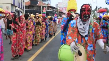 Salvador, Bahia, Brezilya: Salvador 'daki Barra semtinde düzenlenen karnaval öncesi Fuzue' de kültürel etkinlik katılımcıları.