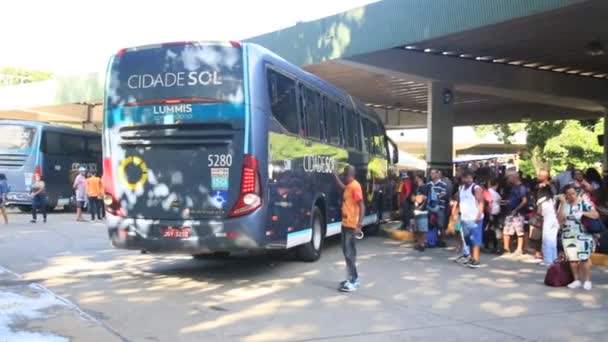 Salvador Bahia Brazil Czerwca 2023 Tłum Ludzi Próbujących Wsiąść Autobusów — Wideo stockowe