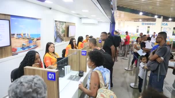 Salvador Bahia Brazil 2023 Június Tömegek Próbálnak Buszra Szállni Sao — Stock videók