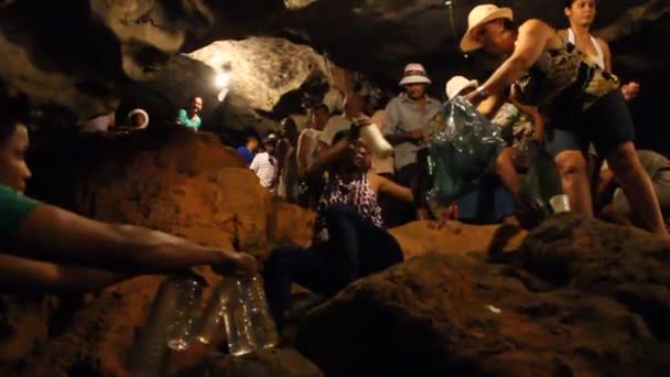 ブラジル バイーア州ボム ジーザス ラパ2014年8月4日 ジーザス ラパの洞窟巡礼に宗教参加 — ストック動画
