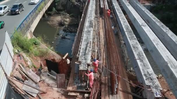 Salvador Bahia Brazil June 2023 Workers Construction Concrete Bridge City — Stockvideo
