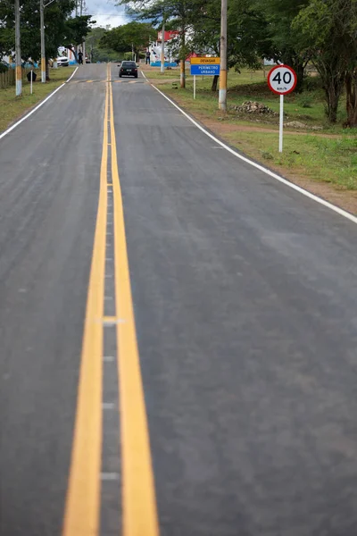それはコロニア バービア ブラジルをします 2023 州道Ba 667のアスファルト道路 バイア南部のタウジュドコロニアの都市で — ストック写真