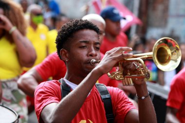 Salvador, Bahia, Brezilya - 2 Temmuz 2022: Bahia Bağımsızlığı onuruna Dois de Julho 'da sivil geçit töreni.