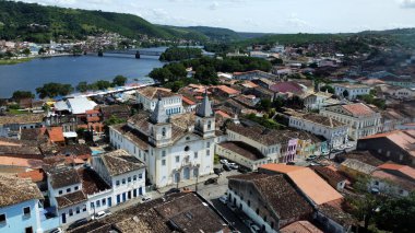 Cachoeira, Bahia, Brezilya - 25 Haziran 2023: Reconcavo da Bahia 'daki Cachoeira şehrindeki kilisenin havadan görünüşü..