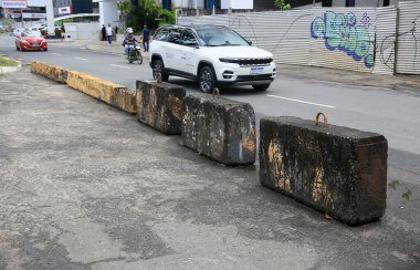 Salvador, Bahia, Brezilya - 11 Ağustos 2023: Buz Baiano olarak bilinen trafik sayacı, Salvador 'da bir caddenin ablukasında görüldü..