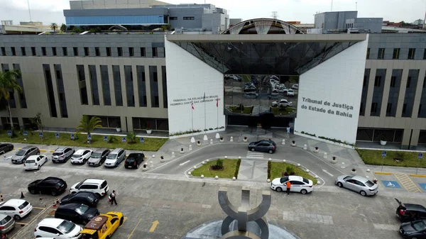 Salvador, Bahia, Brezilya - 30 Ağustos 2023: Bahia Adliyesi 'nin havadan görünüşü - TJ-BA binası. Salvador 'daki Bahia İdari Merkezi' nde lisanslı..