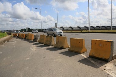 Salvador, Bahia, Brezilya - Eylül 2023: Buz Baiano olarak bilinen trafik sayacı bloğu, Salvador 'da bir caddenin ablukasında görüldü..