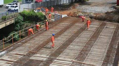 Salvador, Bahia, Brezilya - 30 Ağustos 2023: Salvador şehrinde inşaat işçileri.