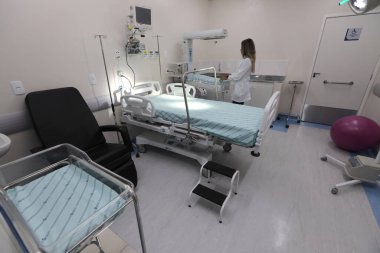 irece, Bahia, Brezilya - 17 Mart 2024: Irece kentindeki bir devlet hastanesinin çocuk yoğun bakım ünitesi.