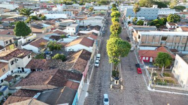Morro do Chepeu, Bahia, Brezilya - 27 Nisan 2024: Morro do Chapeu şehrindeki evleri görmek.