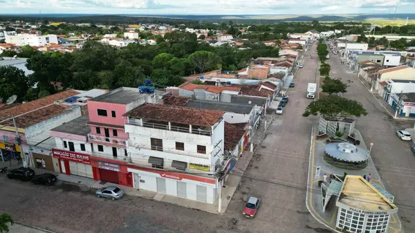 Morro do Chepeu, Bahia, Brezilya - 27 Nisan 2024: Morro do Chapeu şehrindeki evleri görmek.