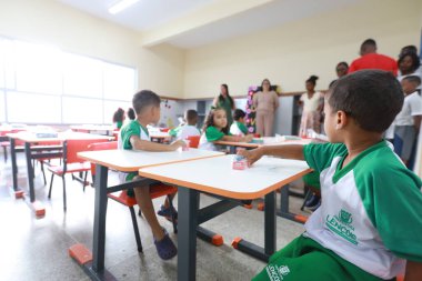Lencois, Bahia, Brezilya - 1 Haziran 2024: Lencois kentindeki bir halk yuvasında çocuklar görülüyor..
