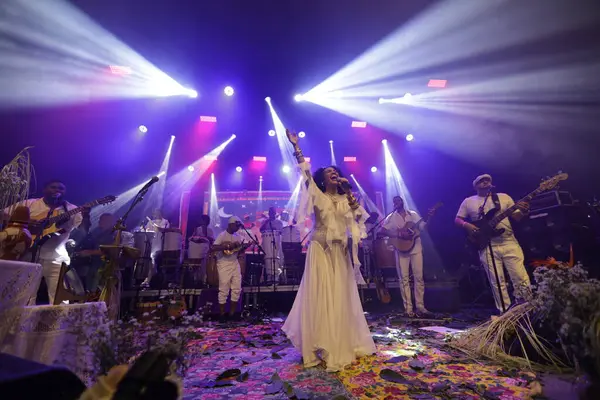 Stock image salvador, bahia, brazil - may 17, 2024: singer Mariene de Castro is seen during a performance in the city of Salvador.