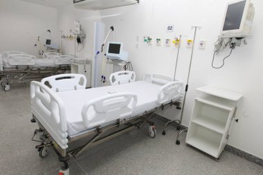 Iaberaba, Bahia, Brezilya - 2 Haziran 2023: Itaberaba kentindeki birleşik sağlık sistemi aracılığıyla kamu hizmetinin olduğu bir hastanede yatak