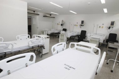 Iaberaba, Bahia, Brezilya - 2 Haziran 2023: Itaberaba kentindeki birleşik sağlık sistemi aracılığıyla kamu hizmetinin olduğu bir hastanede yatak