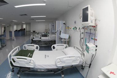 Iaberaba, Bahia, Brezilya - 2 Haziran 2023: Itaberaba kentindeki birleşik sağlık sistemi aracılığıyla kamu hizmetinin olduğu bir hastanede yatak